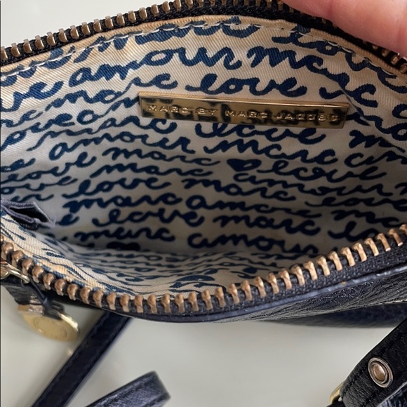Authentic Marc by Marc Jacobs leather crossbody - Picture 6 of 11